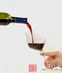 切忌酒后洗澡，九招教你喝酒不傷身——以青島藍莓酒為例